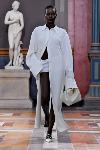Look 22
